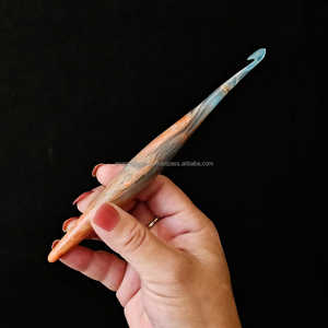 Crochets à crochetage en résine à finition lisse pour une couture rapide et facile - Product Image 1