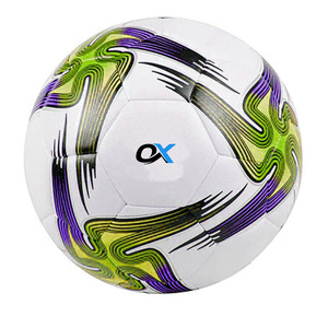 ลูกฟุตบอลคุณภาพสูง PU ขนาด 5 จาก Oxva Industries สำหรับฝึกซ้อมในโรงเรียน ทนทาน รับผลิตพร้อมโลโก้ตามสั่ง - Product Image 2