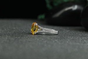 แหวนพลอยสีเหลืองรูปไข่สำหรับผู้หญิง เงินแท้ 925 แหวนหมั้นแบบแยกส่วนประดับซิทริน มอยส์ซาไนต์ และเพชร ขายส่ง - Product Image 3