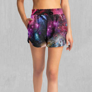 กางเกงขาสั้นผู้หญิง Galaxy Print เอวกลาง มีเชือกผูก ผ้าถักโพลีเอสเตอร์ สไตล์ลำลอง ระบายอากาศได้ดี มีกระเป๋า - Product Image 1