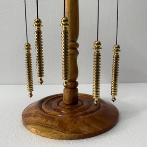 Pendentif Isis 16 anneaux en laiton poli fait main, outil de radiesthésie égyptien, divination, équilibrage des chakras, guérison énergétique, avec velours offert - Product Image 1
