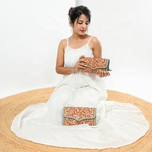 La más nueva cartera occidental de girasol de cuero con herramientas a mano, Cartera de mano de cuero genuino, Cartera de teléfono y tarjeta de crédito de piel de vaca personalizada para mujer - Product Image 1