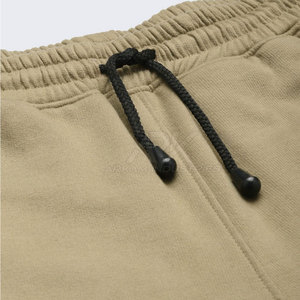 Conjunto Deportivo Cómodo y Elegante con Tela Transpirable y Corte Holgado para Usar Todo el Día - Product Image 6