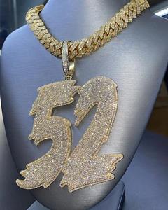 Colgante Hip Hop con el Número 52, Personalizable con Nombre/Número/Logotipo, Colgante de Moissanita VVS1 D, Colgante de Dos Letras - Product Image 1
