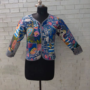 Chaqueta de Invierno Reversible Hecha a Mano con Diseño Floral Corto de Algodón Orgánico Indio, Estilo Kantha, Unisex, Precio al por Mayor - Product Image 2