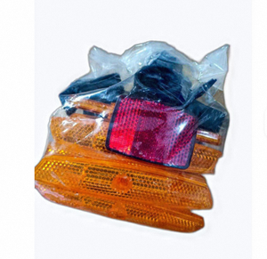 Juego de Reflectores LED para Bicicleta - Luces Nocturnas Súper Brillantes e Impermeables con Carcasa de Plástico - Product Image 1