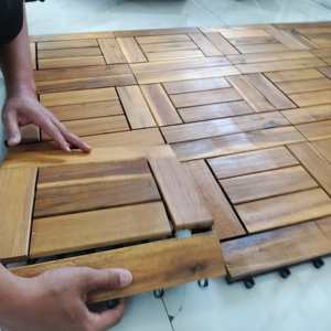 Sàn gỗ ngoài trời bán chạy nhất, kích thước 300x300 mm, kiểu lát gỗ đẹp mắt, thích hợp cho ban công/sân thượng/bên hồ bơi, lối đi trong vườn. - Product Image 4