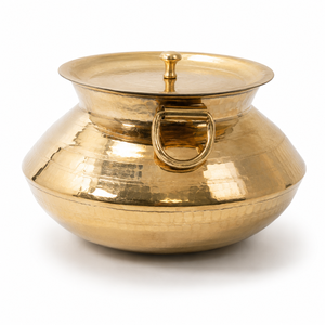 Olla Handi de Latón Martillado Hecha a Mano con Tapa de 2.5L, Recipiente Tradicional para Cocinar y Servir, Utensilio de Cocina para Almacenamiento de Alimentos para Hoteles y Restaurantes - Product Image 1