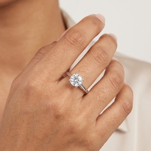 Anillo de Compromiso con Diamante Cultivado en Laboratorio de Corte Redondo de 2 Quilates, Certificado por IGI, en Platino Sólido PT950, Joyería de Lujo para Mujer - Product Image 5