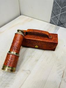 Télescope vintage Dolan London en laiton finition laiton avec boîte en cuir - Product Image 4