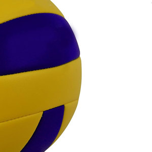 Ballon de volley-ball en PU souple imperméable de haute qualité pour les jeux en intérieur, en extérieur, sur la plage, l'entraînement en salle de sport et l'utilisation récréative, fabriqué au Pakistan - Product Image 5