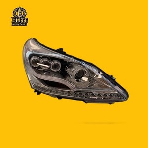 ไฟหน้าขวา Xenon 10P 921023N101 สำหรับรถยนต์ Equus VI VL ปี 09-12 ของแท้/ไม่มีแบรนด์ - Product Image 1
