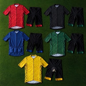 Conjunto de uniforme de ciclismo transpirable para mujer con jersey de secado rápido y pantalones cortos acolchados para un rendimiento profesional en ciclismo de carretera - Product Image 3