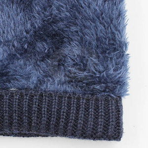 Gorro de Invierno Premium 100% Acrílico, Suave y Elástico, Unisex, para Uso Casual y al Aire Libre, Calidez Durante Todo el Día - Product Image 4