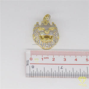 Pendentif de luxe en forme de tête d'animal avec diamant de laboratoire, collier de mode urbaine hip-hop - Product Image 6