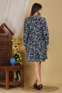 Hermoso Vestido Midi Azul Marino con Estampado de Hojas, Manga Larga, Cintura Imperio, Silueta en A, Dobladillo Acampanado, Casual de Verano para Mujer - Product Image 3