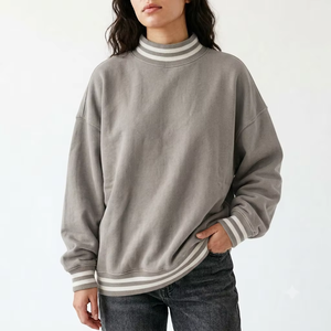 Pull en molleton oversize pour femme à col montant, en tissu de coton brossé de qualité supérieure, avec poignets côtelés, manches longues, vêtement athleisure - Product Image 1