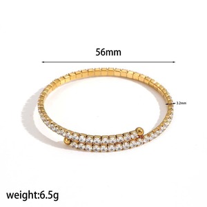 Bracelets en moissanite de qualité supérieure pour femmes, au design élégant, pour mariage ou soirée, disponibles à la vente - Product Image 3
