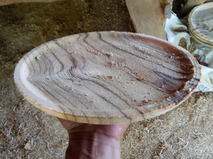 Plato de Madera de Teca Vintage - Bandeja de Servir de Madera Hecha a Mano de 25 cm, Tabla de Quesos de Madera Natural, Tabla de Charcutería Ecológica - Product Image 3