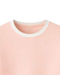 เสื้อยืดคอกลมผู้หญิงสีพีชแบบสั่งทำจากโรงงาน พร้อมปกเสื้อสีขาวตัดกันและแถบแถบคู่ที่แขนเสื้อ  ผ้าฝ้ายลำลองสำหรับฤดูร้อน - Product Image 4