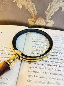 Loupe grossissante de 3 pouces en laiton avec poignée ronde en bois - Product Image 3