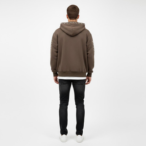 Sweat à capuche marron pour homme SHY SPORTS avec logo personnalisé, en molleton épais, capuche ornée de perles de luxe, poche à manches perlée, coupe oversize, fermeture éclair intégrale - Product Image 4