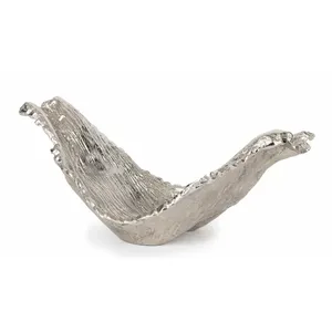 Bol en métal artisanal haut de gamme, élégant plat de service pour fruits, idéal pour la décoration de table de salle à manger moderne et sécuritaire - Product Image 3