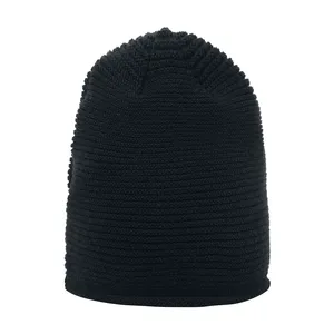 Bonnet unisexe noir en tricot pour l'hiver, 56-58 cm, décontracté, en acrylique, tricoté à la main, motif uni, avec revers - Product Image 3
