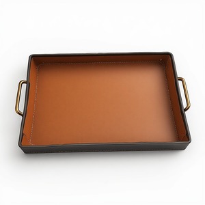 Plateau organisateur en cuir cousu de qualité supérieure, conçu pour les montres, les clés, les portefeuilles et les accessoires personnels, avec un design sophistiqué pour un usage quotidien. - Product Image 4