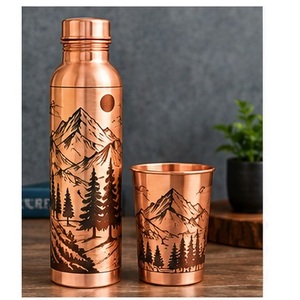Botella de Agua de Cobre Hecha a Mano con Tapa y Taza Floral Grabada, Juego de Bebidas Portátil - Product Image 2