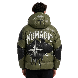 Chaqueta Acolchada con Capucha, Mangas Largas con Puños Elásticos, Estampado de Estrellas Celestiales en Verde Oliva Brillante, Resistente al Viento, de Nailon Térmico y Acolchado - Product Image 2