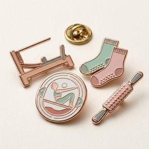 Broches en émail métalliques personnalisées pour le Pilates, le yoga et le fitness, badges commémoratifs mignons pour les anniversaires de club de gym, médailles, broches - Product Image 3