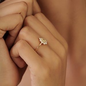 Anillo de Diamantes Reales en Oro Amarillo Real K14, Diseño Lujoso y Elegante, Apilable, para Propuesta de Matrimonio, Joyería OEM ODM - Product Image 4