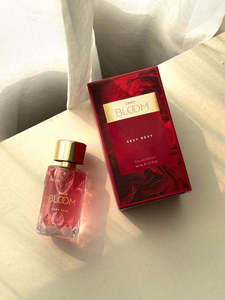 Perfume OEM al por mayor en stock, spray de larga duración, floral, para mujer, Eau de Parfum CINDY BLOOM Sexy Rexy, 50 ml, spray, Vietnam Natural - Product Image 2