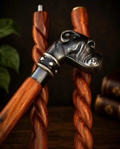 Canne de marche Steampunk Bulldog – Finition laiton antique, manche en bois dur noir - Product Image 3
