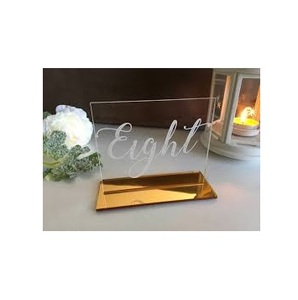 Porta Números de Mesa Acrílicos Transparentes 5x7, Doble Cara, Borde Dorado, Soporte para Letreros, Marco para Fotos y Menús, Decoración para Bodas - Product Image 5
