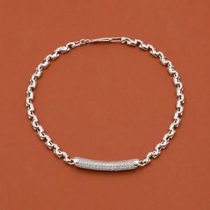 Pulsera Iced Out Pave Bar con Eslabones Estilo Cubano y Diamantes Redondos de Moissanita - Product Image 4