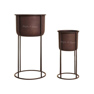 Jardinière d'intérieur et d'extérieur polyvalente en fer brun thermolaqué durable avec drainage - Product Image 2