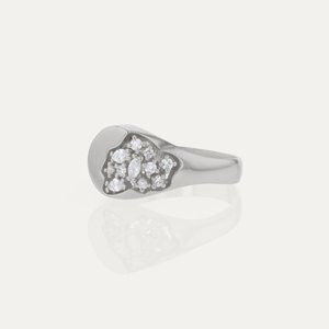 Anillo de Moissanita Plateado en Platino para Mujer, Diseño Hip Hop, Plata de Ley 925, Engaste de Canal, Joyería de Moda Lujosa y Brillante - Product Image 2