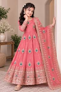 Conjunto de Vestido Étnico para Niños al por Mayor con Bordado de Seda Pesada, Base de Micro Algodón y Dupatta de Lentejuelas de Diseño - Product Image 3