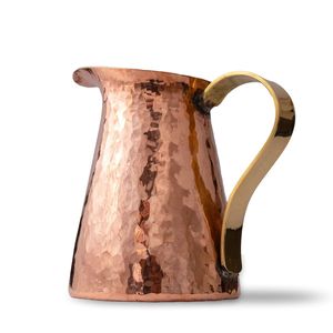 Jarra de Agua Tradicional de Cobre para Mesa de Cocina, Fabricada con Acabado Liso y Asa de Agarre Cómodo y Sencillo - Product Image 1