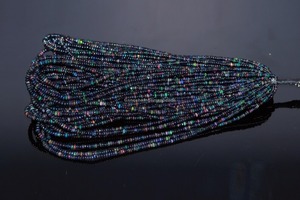 Perles rondes en opale éthiopienne noire 3-3,5 mm, perles lisses pour la création de bijoux - Product Image 4