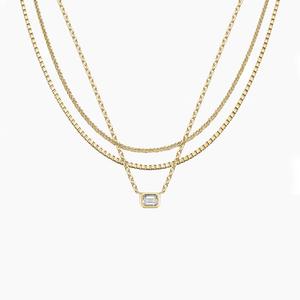 Collar de diamantes de tres cadenas con corte esmeralda y engaste de bisel - Product Image 1