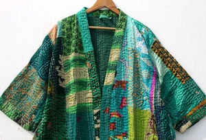 Nueva llegada de chaqueta Kantha de algodón puro de retazos con 2 bolsillos delanteros cosidos a mano abrigo largo bohemio para mujer - Product Image 3