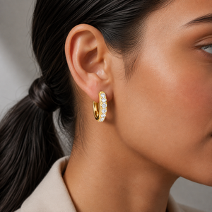 Pendientes de Aro Huggies con Diamantes Cultivados en Laboratorio de Corte Brillante, Oro Sólido de 14K/18K con Baño de Rodio, DEF VVS, Joyería Fina para Bodas - Product Image 2