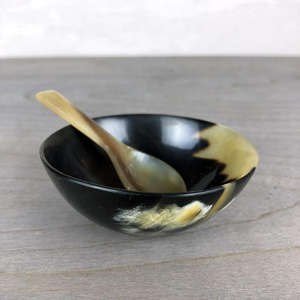 Bol en corne de buffle naturelle fait main de qualité supérieure, écologique, rustique, durable, vaisselle de cuisine décorative, disponible à la vente - Product Image 1