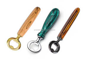 Ouvre-bouteille fait main personnalisé avec la conception de forme de clé en acier inoxydable - Product Image 2