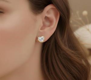 Boucles d'oreilles clous en or 14 carats avec diamant en forme de cœur serti clos, diamant de laboratoire, boucles d'oreilles cœur, cadeau romantique pour elle - Product Image 4