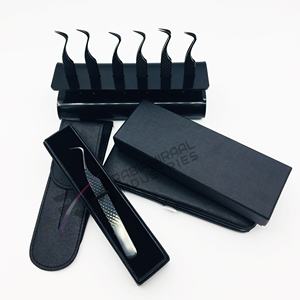 Pinzas de Precisión para Extensión de Pestañas RMI Shiny Plasma Black, Curvas, de Acero Inoxidable, 12 cm, Duraderas, con Punta de Fibra con Escala Impresa - Product Image 2