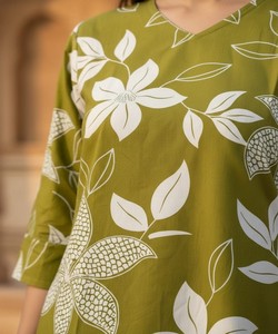 เสื้อผ้าพิมพ์ลายเรยอนทันสมัย สำหรับใส่ทุกวัน ราคาขายส่ง เสื้อผ้าชาติพันธุ์สีเขียว คุรตีผ้าฝ้ายสำหรับผู้หญิง แห้งเร็ว - Product Image 3